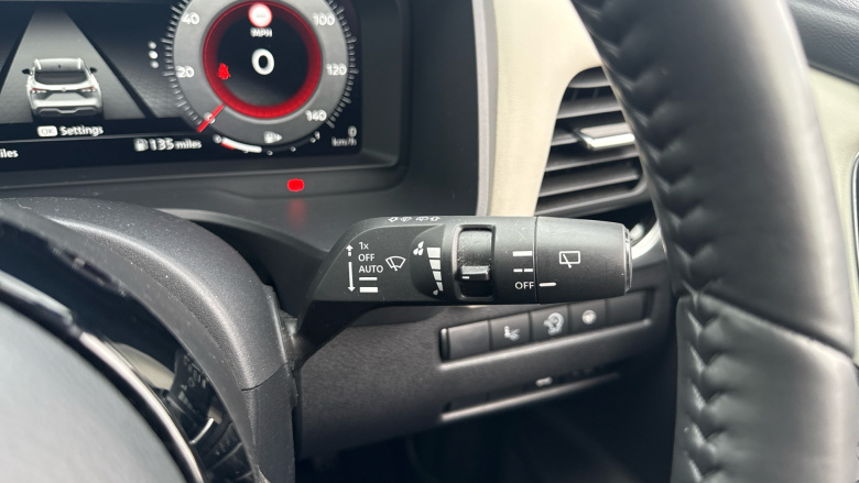 Nissan Qashqai 1.3 DiG-T MH Tekna 5dr Petrol Hatchback